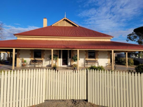 Sunset Ridge Accommodation -Rockville Homestead, Canberra